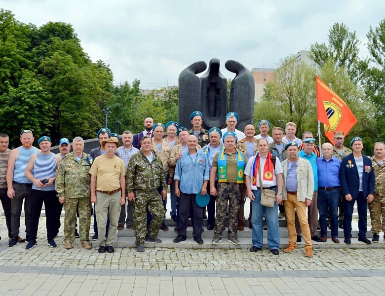 В Перово отпраздновали День Воздушно-десантных войск России
